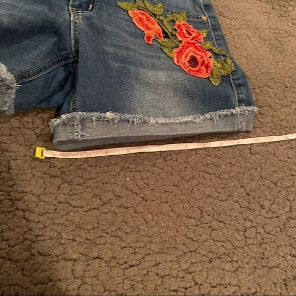 Book Boom Jeans Embroidered Shorts - Picture 3 of 9